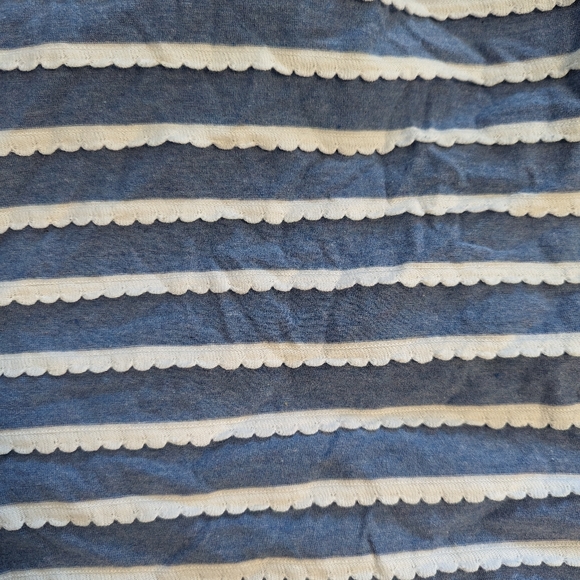 Modcloth scallop detail tank top - Picture 2 of 4